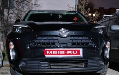 Toyota Yaris Cross, 2021 год, 2 050 000 рублей, 3 фотография