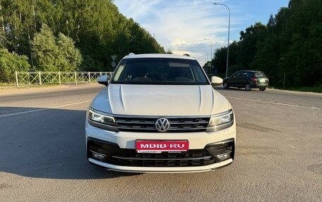 Volkswagen Tiguan II, 2018 год, 2 460 000 рублей, 1 фотография