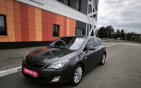 Opel Astra J, 2011 год, 609 000 рублей, 1 фотография