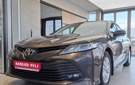Toyota Camry, 2019 год, 2 274 000 рублей, 3 фотография