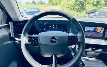 Opel Astra, 2022 год, 2 208 000 рублей, 14 фотография