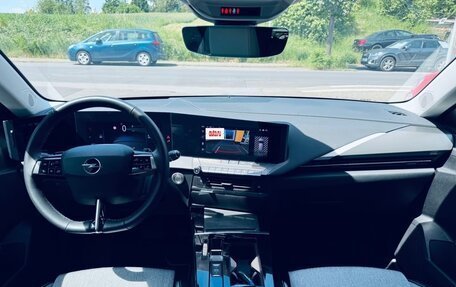 Opel Astra, 2022 год, 2 208 000 рублей, 11 фотография