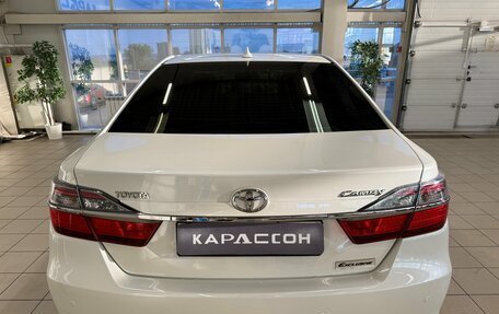 Toyota Camry, 2017 год, 2 400 000 рублей, 4 фотография
