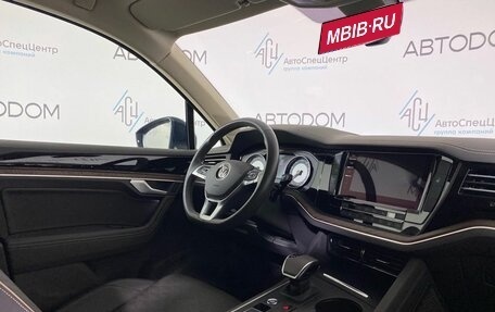 Volkswagen Touareg III, 2019 год, 4 695 000 рублей, 10 фотография