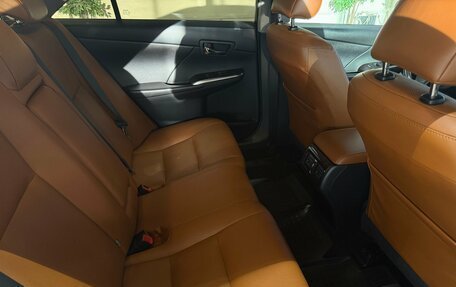 Toyota Camry, 2017 год, 2 400 000 рублей, 10 фотография