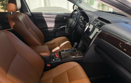 Toyota Camry, 2017 год, 2 400 000 рублей, 9 фотография