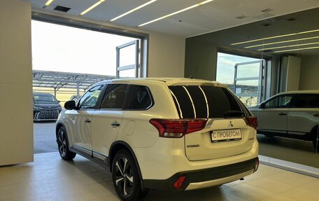 Mitsubishi Outlander III рестайлинг 3, 2015 год, 1 500 000 рублей, 6 фотография