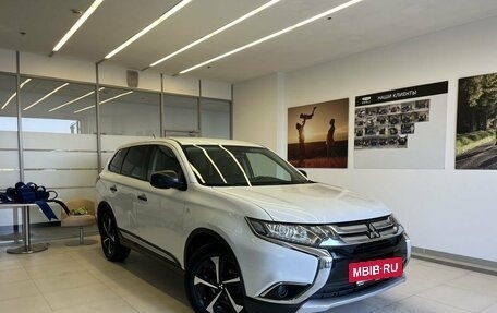Mitsubishi Outlander III рестайлинг 3, 2015 год, 1 500 000 рублей, 3 фотография