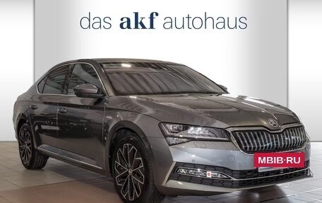 Skoda Superb III рестайлинг, 2022 год, 3 024 000 рублей, 2 фотография