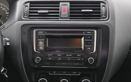 Volkswagen Jetta VI, 2013 год, 1 050 000 рублей, 18 фотография