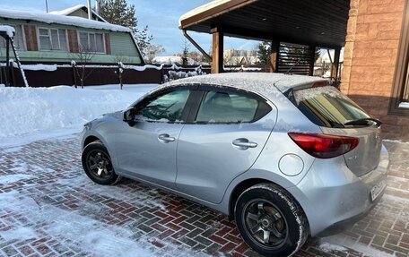 Mazda 2 III, 2020 год, 1 100 000 рублей, 2 фотография
