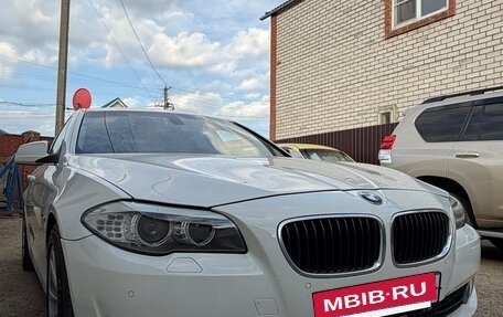 BMW 5 серия, 2012 год, 1 870 000 рублей, 2 фотография