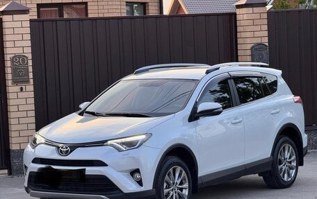Toyota RAV4, 2018 год, 2 350 000 рублей, 1 фотография