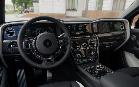 Rolls-Royce Cullinan, 2026 год, 69 000 000 рублей, 30 фотография