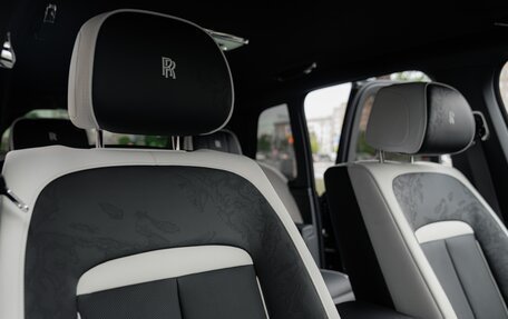 Rolls-Royce Cullinan, 2026 год, 69 000 000 рублей, 34 фотография