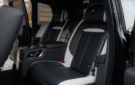 Rolls-Royce Cullinan, 2026 год, 69 000 000 рублей, 39 фотография