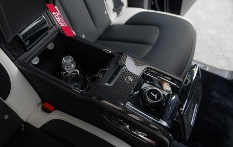 Rolls-Royce Cullinan, 2026 год, 69 000 000 рублей, 38 фотография