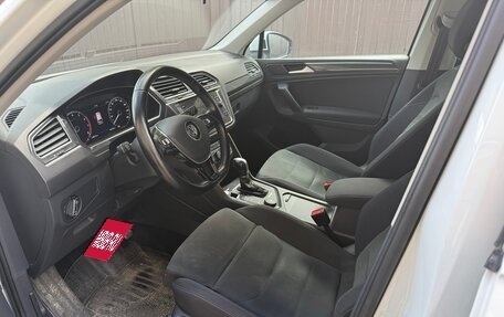 Volkswagen Tiguan II, 2018 год, 2 460 000 рублей, 7 фотография