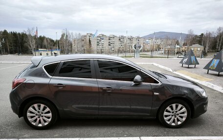 Opel Astra J, 2011 год, 609 000 рублей, 4 фотография