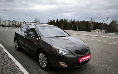 Opel Astra J, 2011 год, 609 000 рублей, 2 фотография