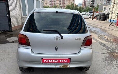 Toyota Yaris I рестайлинг, 2001 год, 220 000 рублей, 6 фотография
