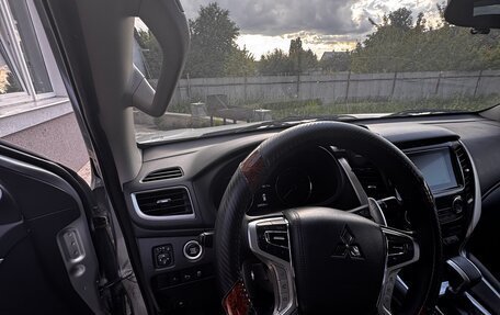 Mitsubishi Pajero Sport III рестайлинг, 2020 год, 2 890 000 рублей, 12 фотография