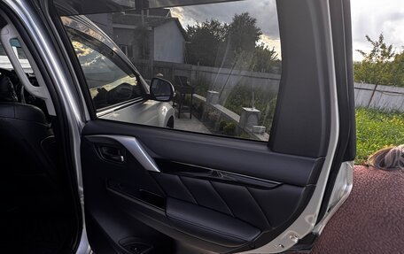 Mitsubishi Pajero Sport III рестайлинг, 2020 год, 2 890 000 рублей, 30 фотография