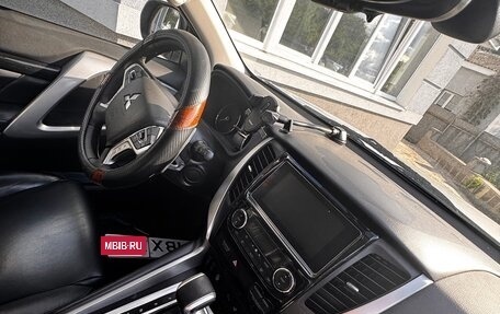 Mitsubishi Pajero Sport III рестайлинг, 2020 год, 2 890 000 рублей, 36 фотография