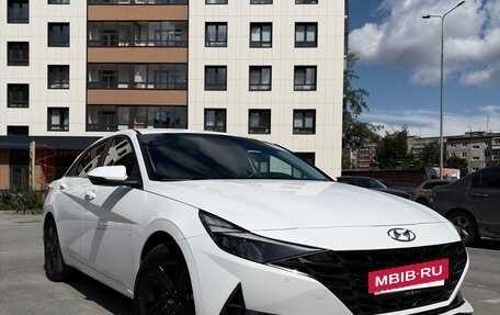 Hyundai Elantra, 2021 год, 2 150 000 рублей, 2 фотография