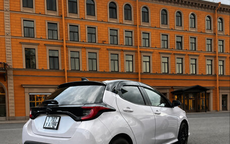 Toyota Yaris, 2021 год, 1 750 000 рублей, 11 фотография