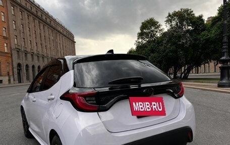 Toyota Yaris, 2021 год, 1 750 000 рублей, 6 фотография