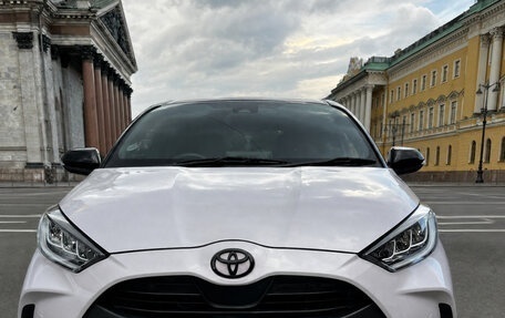 Toyota Yaris, 2021 год, 1 750 000 рублей, 12 фотография