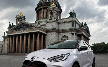 Toyota Yaris, 2021 год, 1 750 000 рублей, 5 фотография
