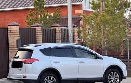 Toyota RAV4, 2018 год, 2 350 000 рублей, 3 фотография