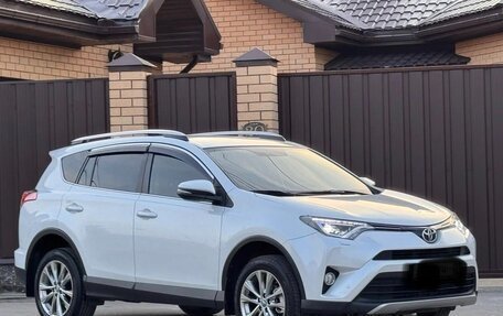 Toyota RAV4, 2018 год, 2 350 000 рублей, 7 фотография