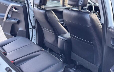 Toyota RAV4, 2018 год, 2 350 000 рублей, 13 фотография