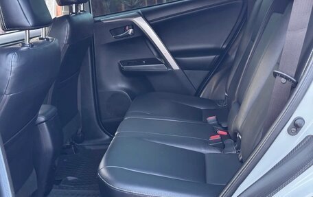 Toyota RAV4, 2018 год, 2 350 000 рублей, 14 фотография