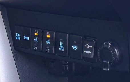 Toyota RAV4, 2018 год, 2 350 000 рублей, 16 фотография