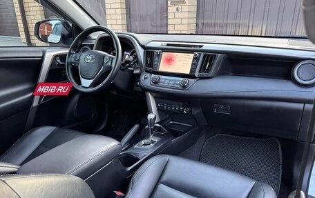 Toyota RAV4, 2018 год, 2 350 000 рублей, 10 фотография