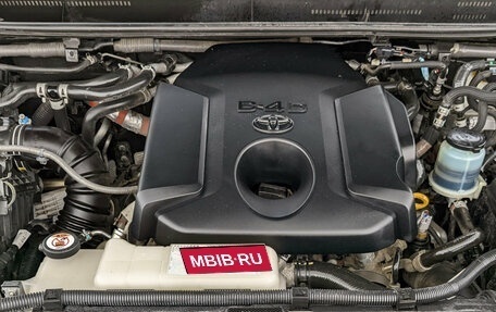Toyota Land Cruiser Prado 150 рестайлинг 2, 2019 год, 5 250 000 рублей, 9 фотография