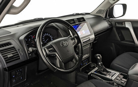 Toyota Land Cruiser Prado 150 рестайлинг 2, 2019 год, 5 250 000 рублей, 15 фотография