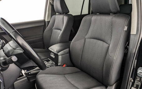 Toyota Land Cruiser Prado 150 рестайлинг 2, 2019 год, 5 250 000 рублей, 20 фотография