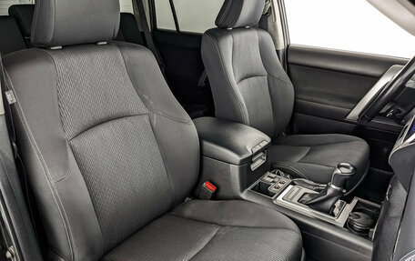 Toyota Land Cruiser Prado 150 рестайлинг 2, 2019 год, 5 250 000 рублей, 24 фотография