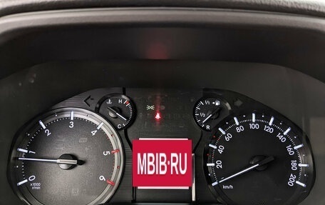 Toyota Land Cruiser Prado 150 рестайлинг 2, 2019 год, 5 250 000 рублей, 16 фотография