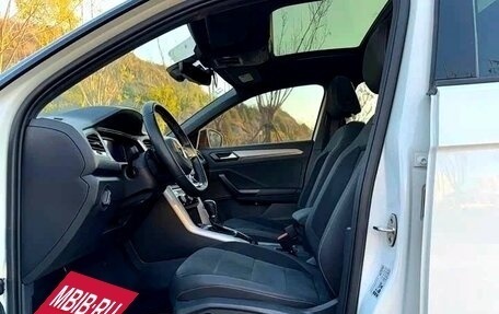 Volkswagen T-Roc I, 2024 год, 1 900 000 рублей, 7 фотография
