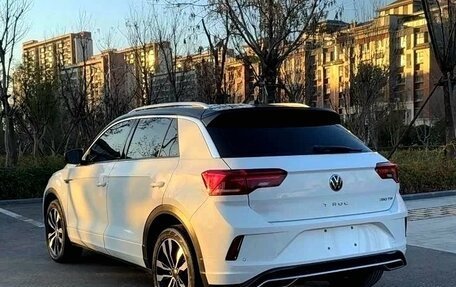Volkswagen T-Roc I, 2024 год, 1 900 000 рублей, 10 фотография