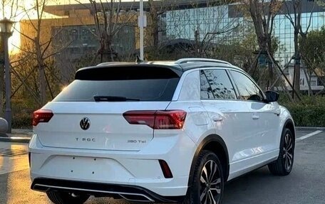 Volkswagen T-Roc I, 2024 год, 1 900 000 рублей, 12 фотография