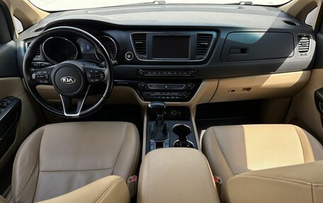 KIA Carnival III, 2019 год, 2 800 000 рублей, 11 фотография