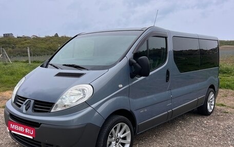Renault Trafic, 2009 год, 1 820 000 рублей, 2 фотография