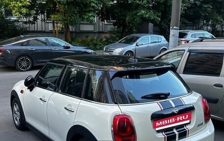 MINI Hatch, 2019 год, 1 800 000 рублей, 2 фотография